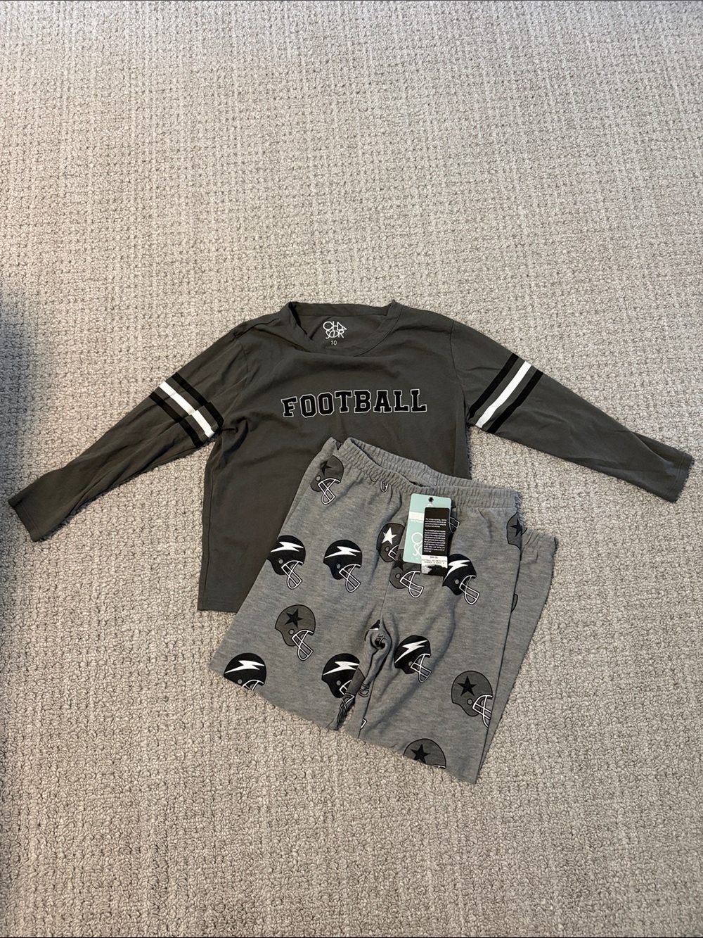 Chaser Kids Gray&Black 'Football' Long Sleeve T size 10 Helmet Print pants size8
